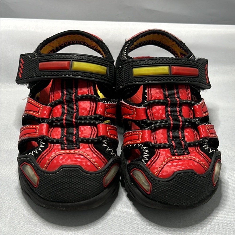Sketchers light up boys’ sandals size 6 toddler